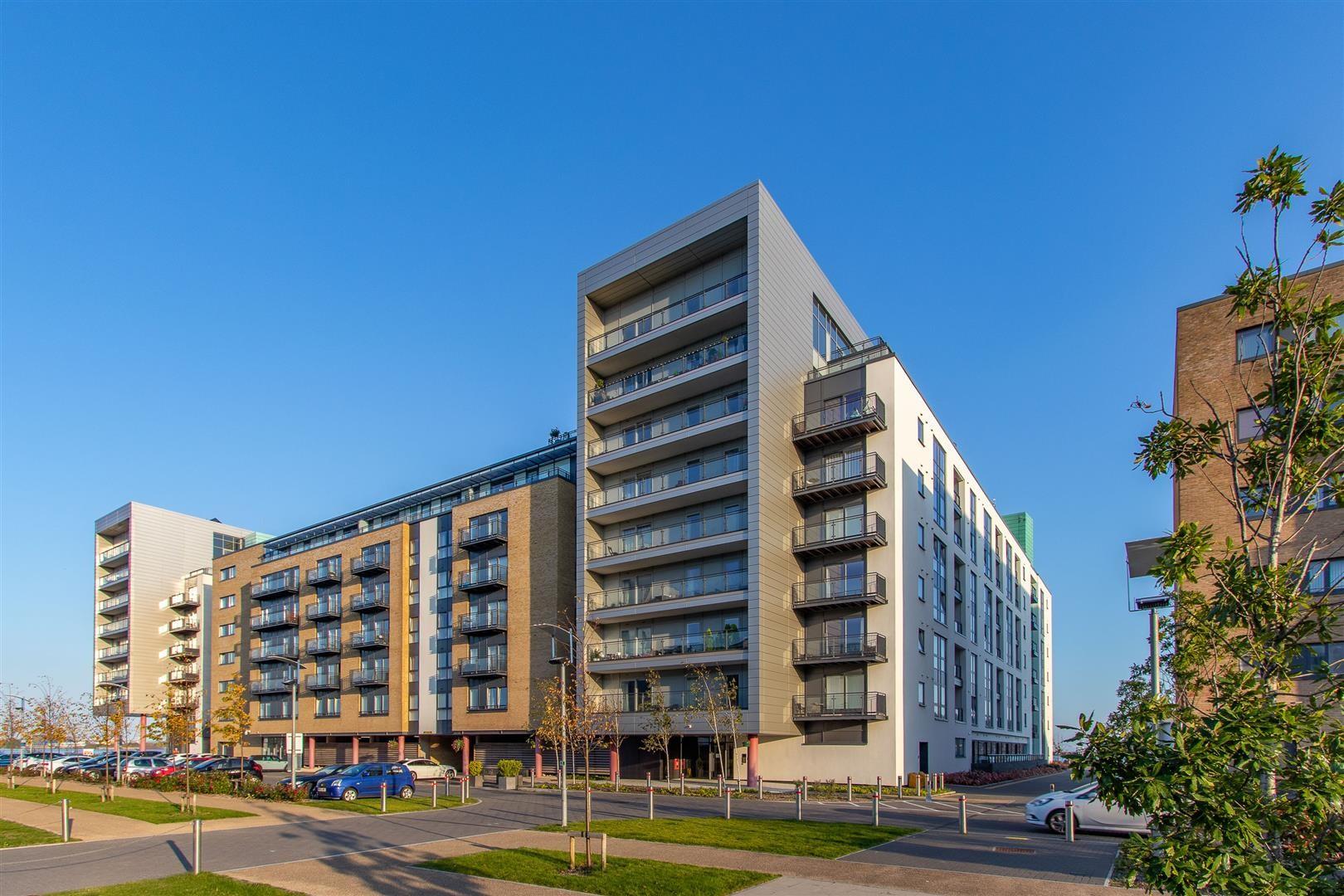 Ferry Court, Cardiff Bay — photograph 2
